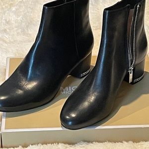 Michael Kohl’s Sabrina NEW Black Leather Boots